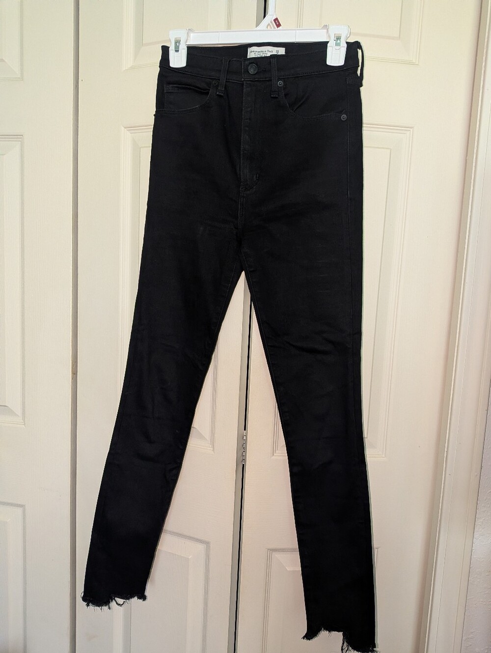 Abercrombie & Fitch Black High-Rise Skinny Jeans with Frayed Ankles
